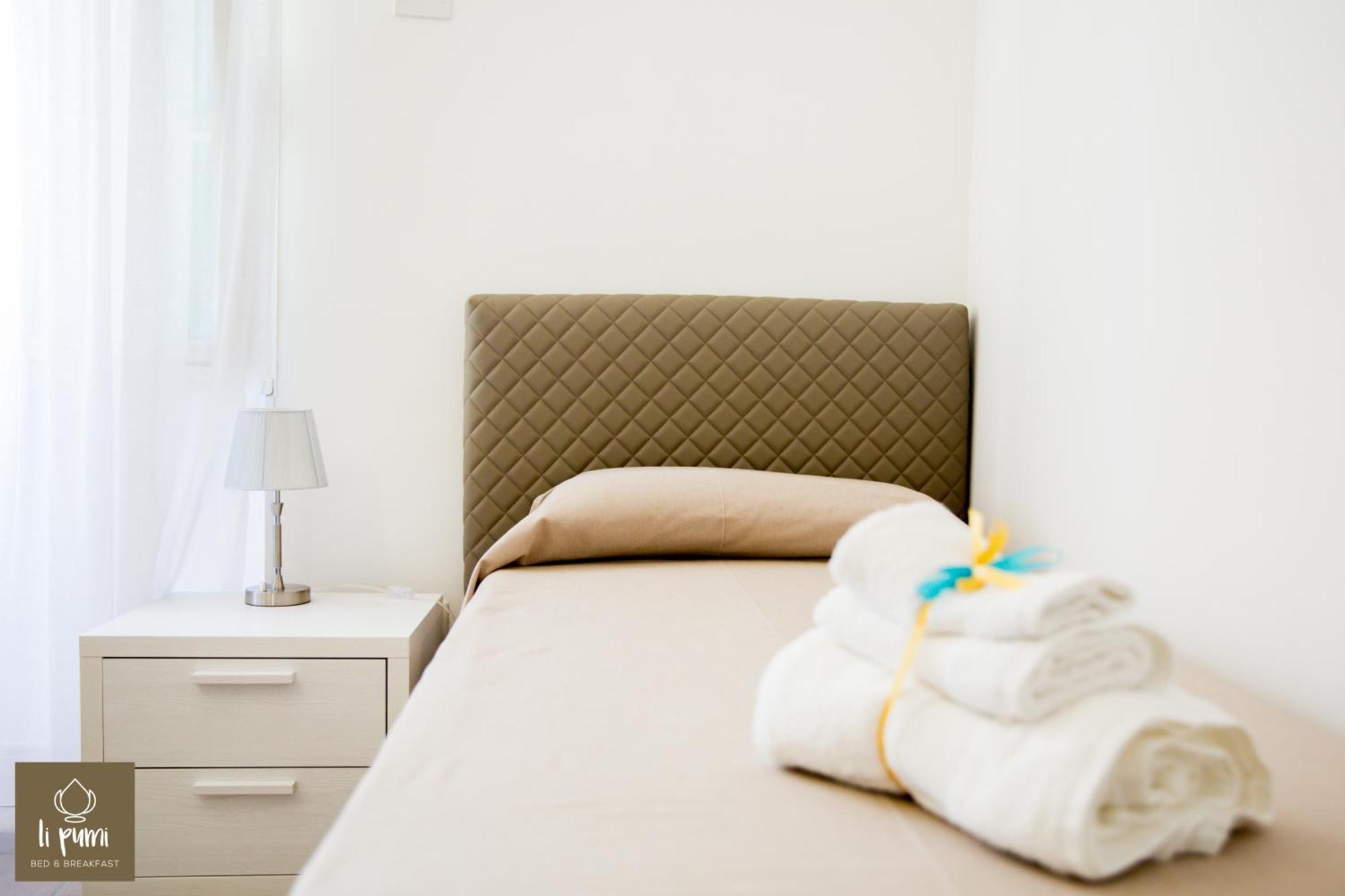 Bed and Breakfast Li Pumi à Alliste Chambre photo